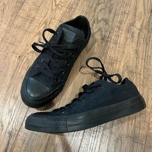 Converse Men’s 5 / Women’s 6.5